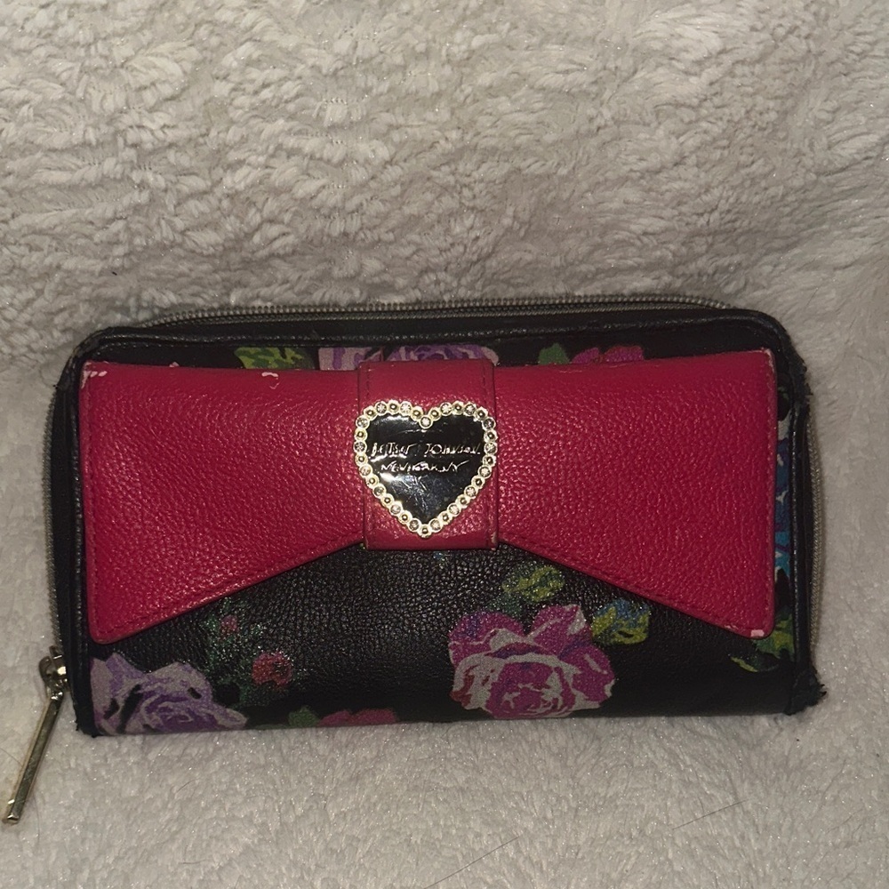 Betsy Johnson, black and Pink Women's Wallet